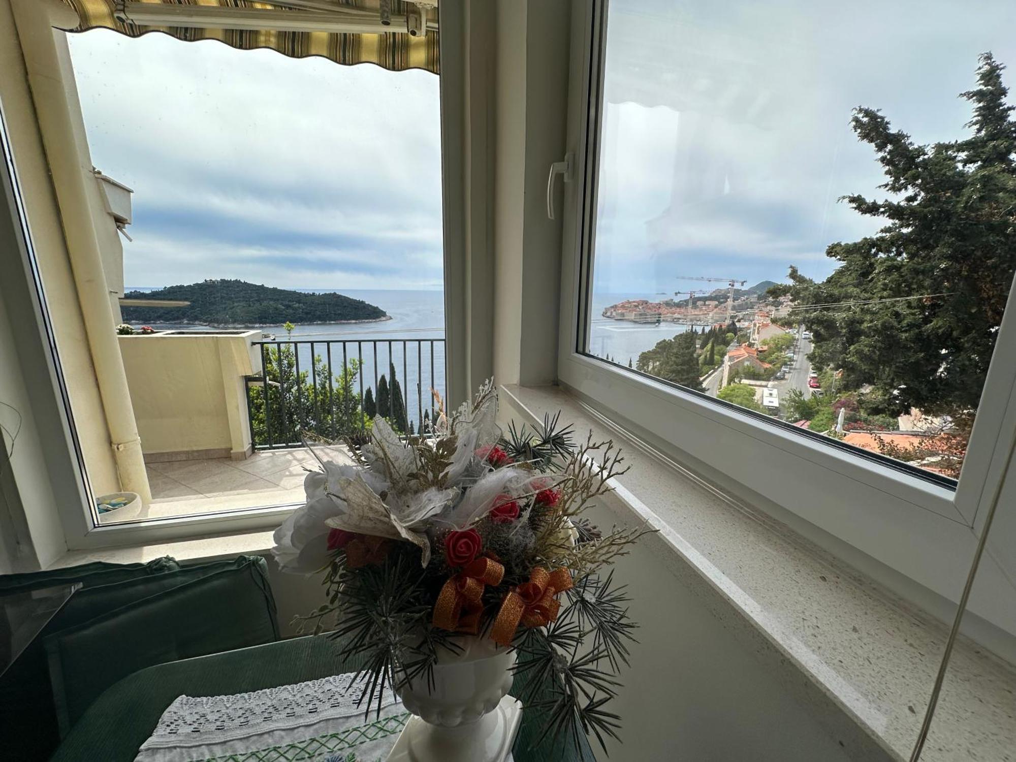 Apartment Golden Creek Magic View ドゥブロブニク エクステリア 写真